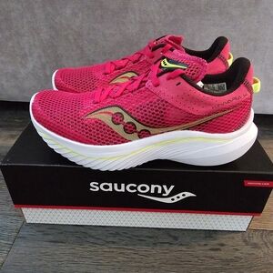 Kinvara 14 - Red Rose